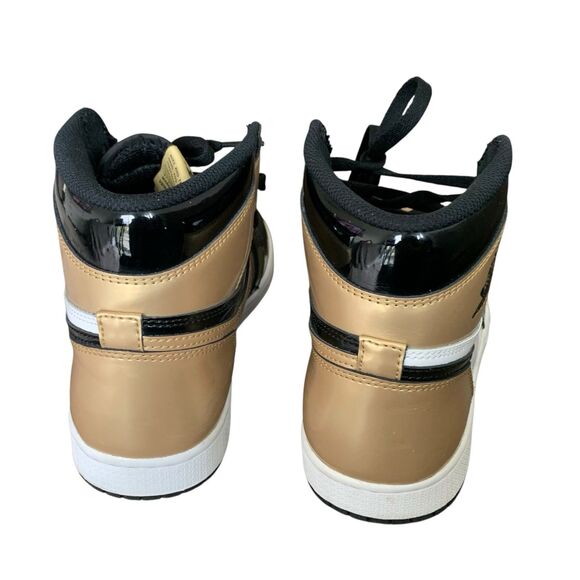Air Jordan 1 Retro High OG GOLD TOE Men\'s Size 7.5/Women\'s Size 9 (861428-007) main image 4